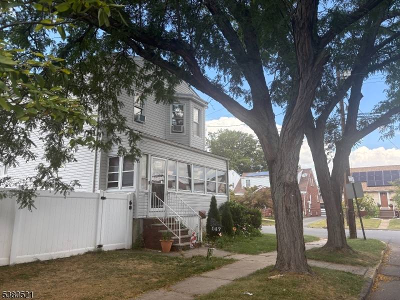 Welcome to this well maintained property featuring a large living room, bright dining area, and a well sized kitchen with pantry.