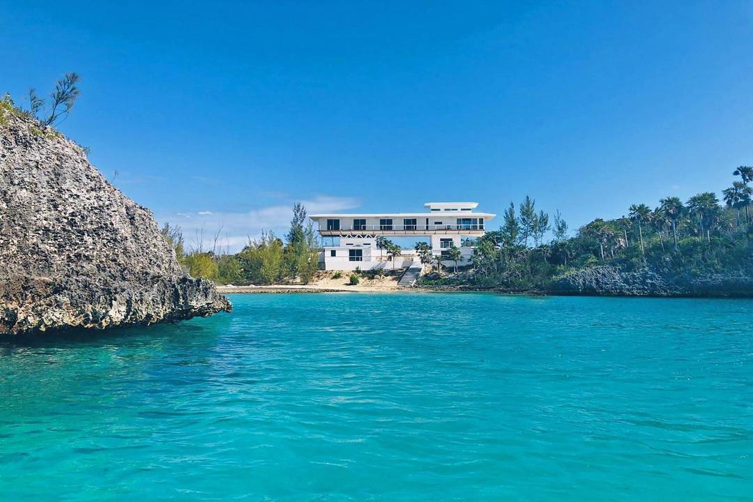 SKY COVE KEMPS BAY Single Family Home Eleuthera
