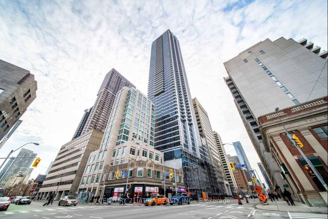 Located At Bloor Rosedale, 2 Split Bedrooms, Open Concept, Modern Kitchen, Laminated Flooring, Spacious Living Room, Walk Out To Balcony, With Beautiful City View, 24 Hr Concierge, Exercise Room, Party ...