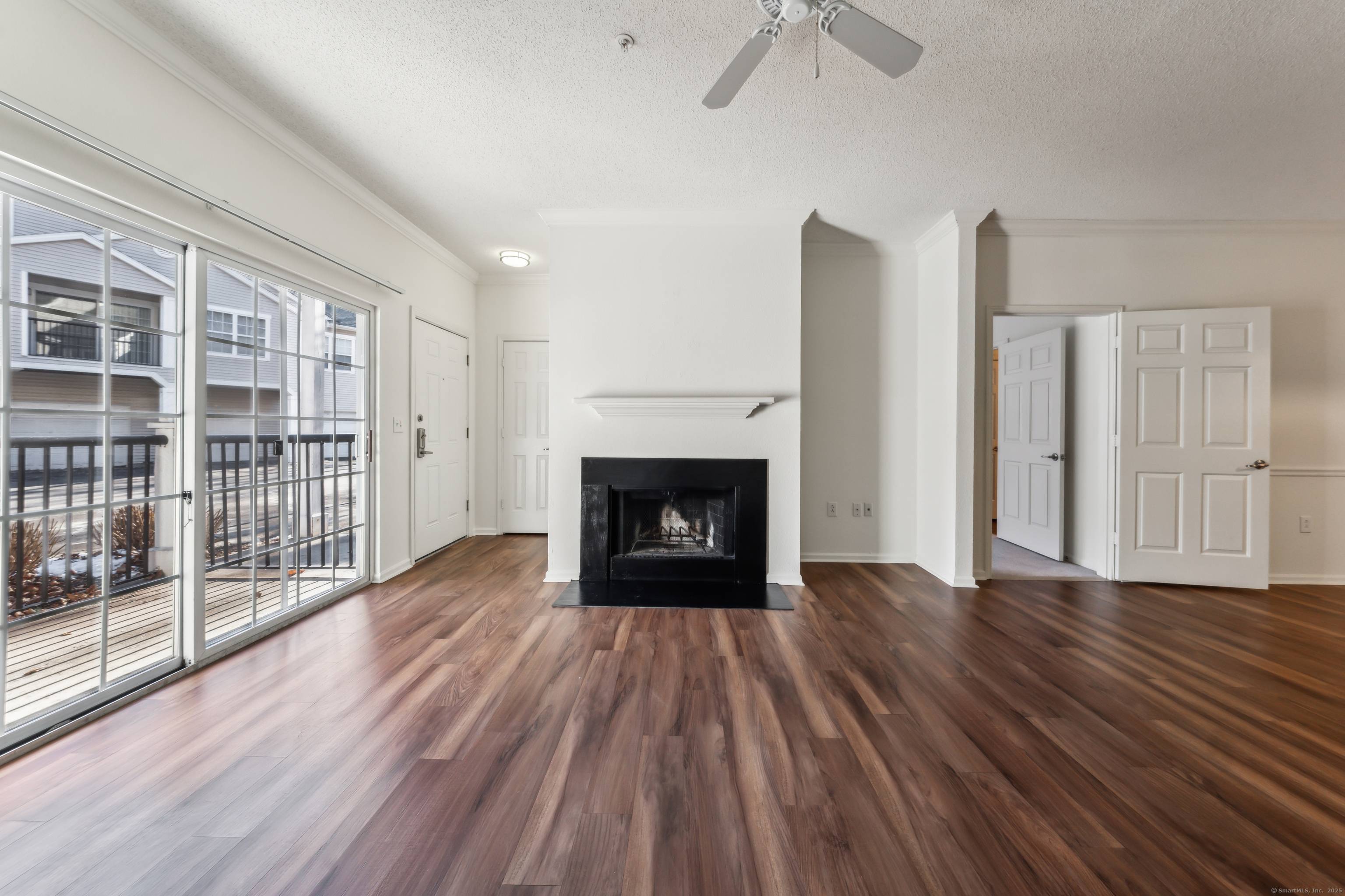 Nestled in the charming town of Wilton, Hayworth Wilton offers a beautifully renovated two bedroom two bath apartment home.