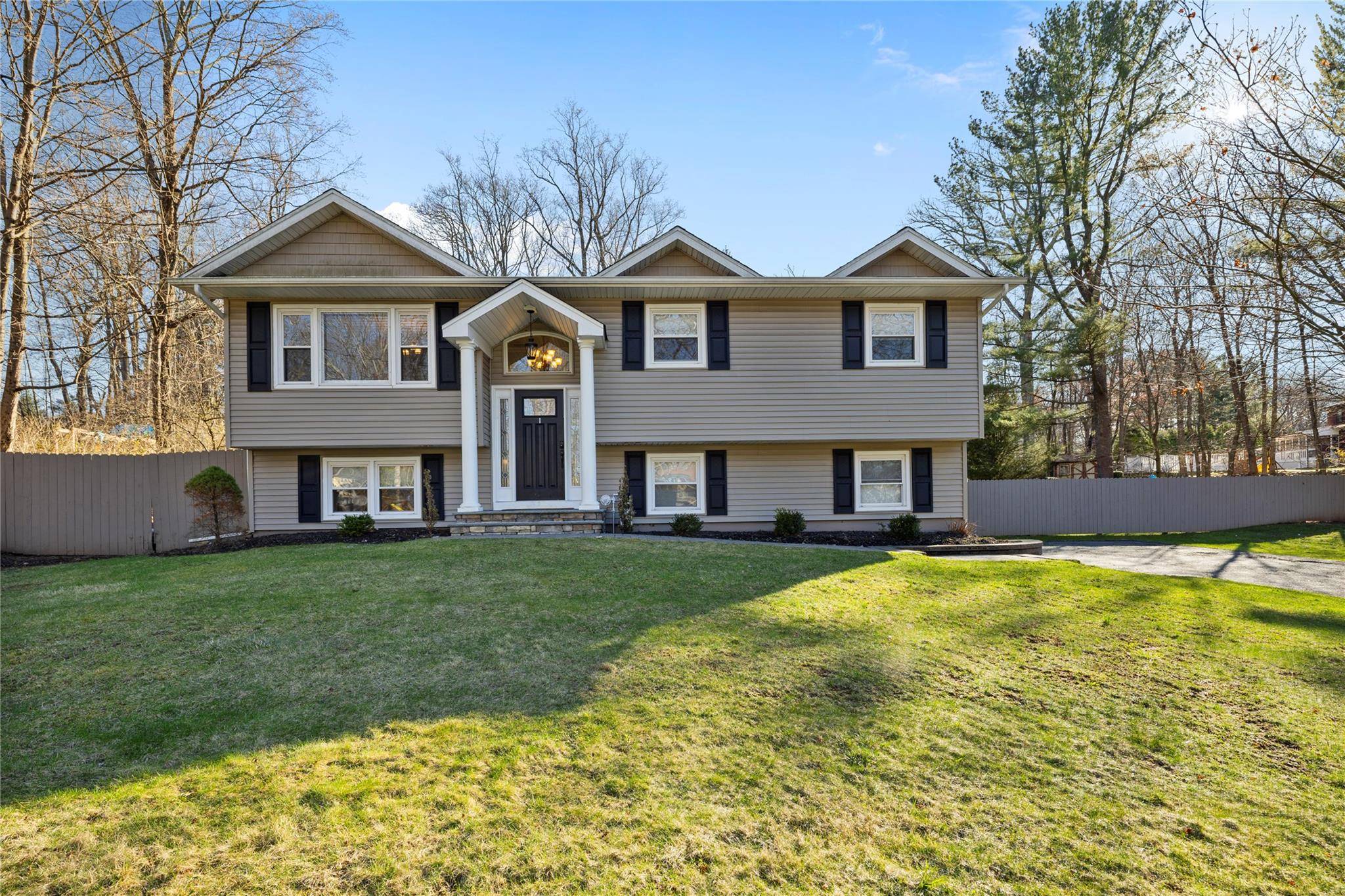 Nestled in a peaceful cul de sac in Airmont, NY, this beautifully maintained bi level home is a true gem !