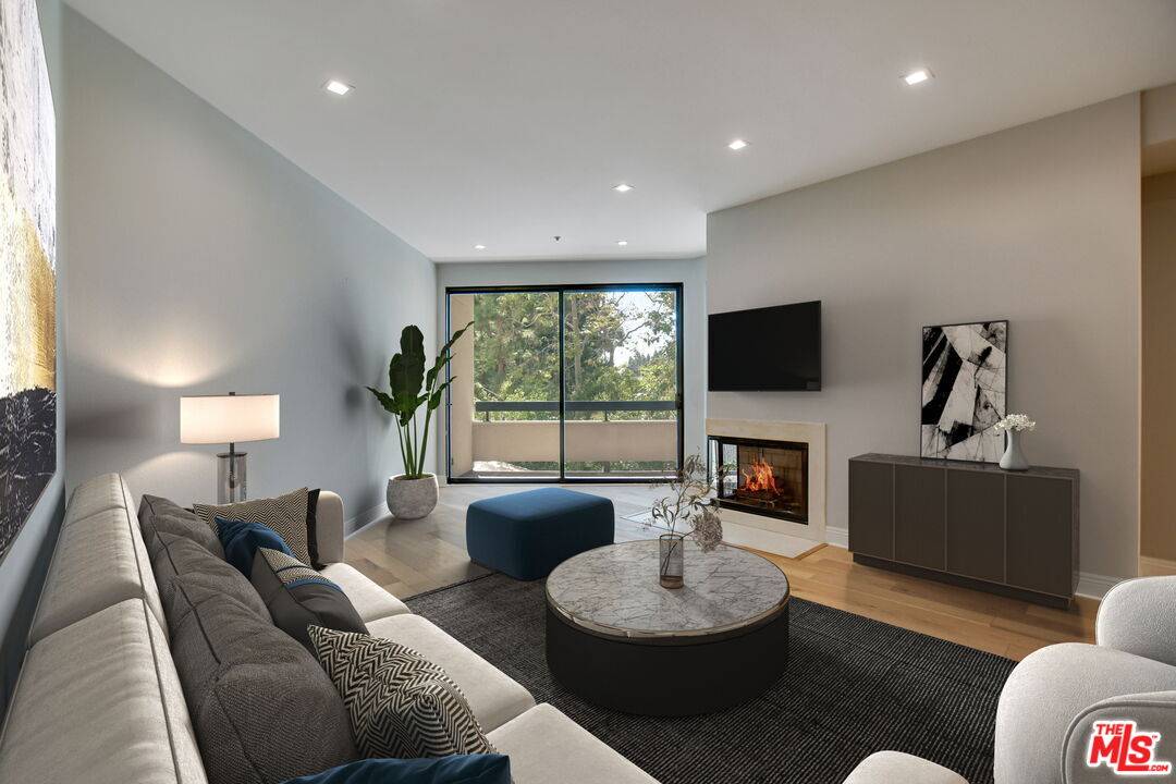 2112   Century Park Ln 2BR Beverlywood La