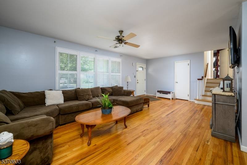 Picture Perfect Split Level in Inman Heights, one of Rahway's most sought after neighborhoods !