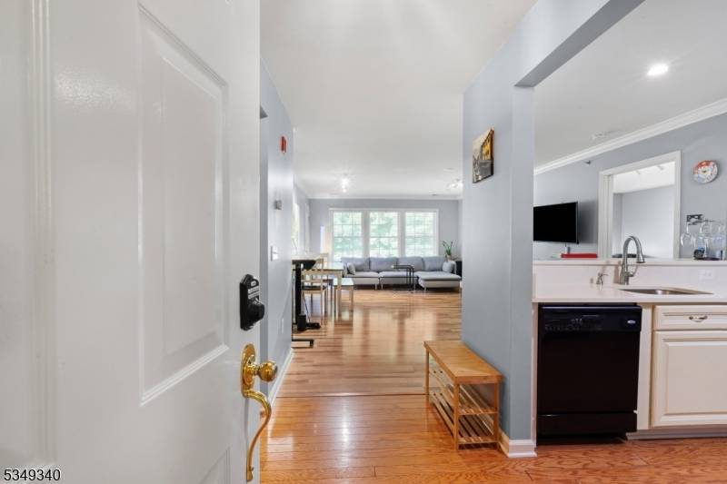 This charming top floor condo, built in 2004, offers 2 bedrooms and 2 full bathrooms, all conveniently located on a single level with no one above !