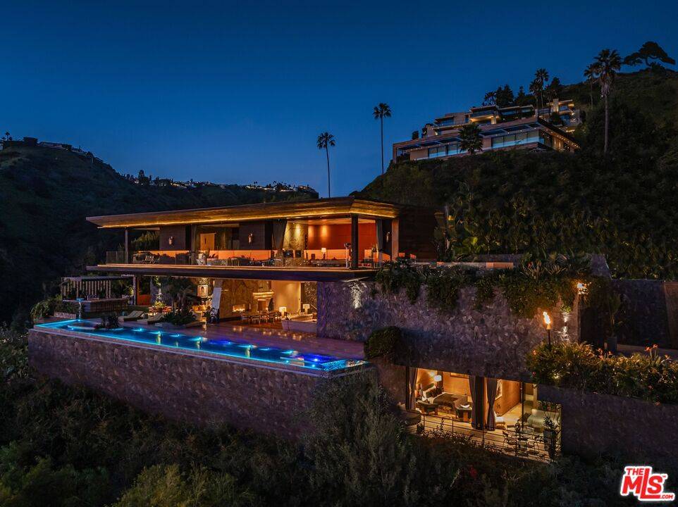 1851 N Stanley Ave 6BR Hollywood Hills East La