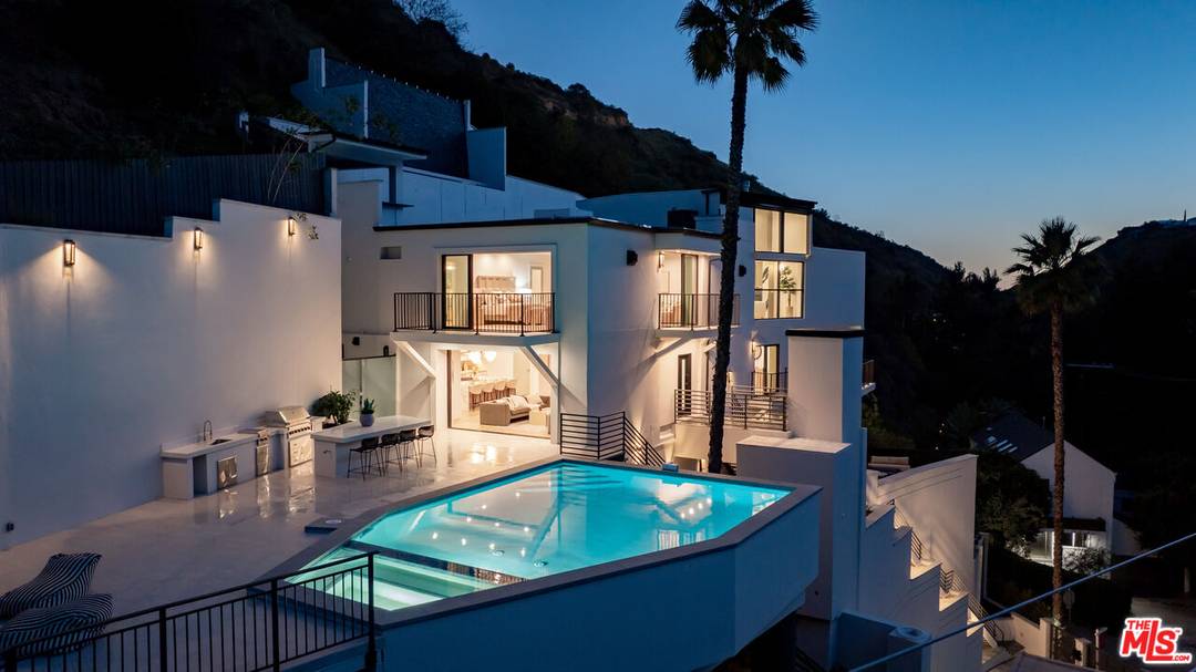 2256   Nichols Canyon Rd 5BR Hollywood Hills East La