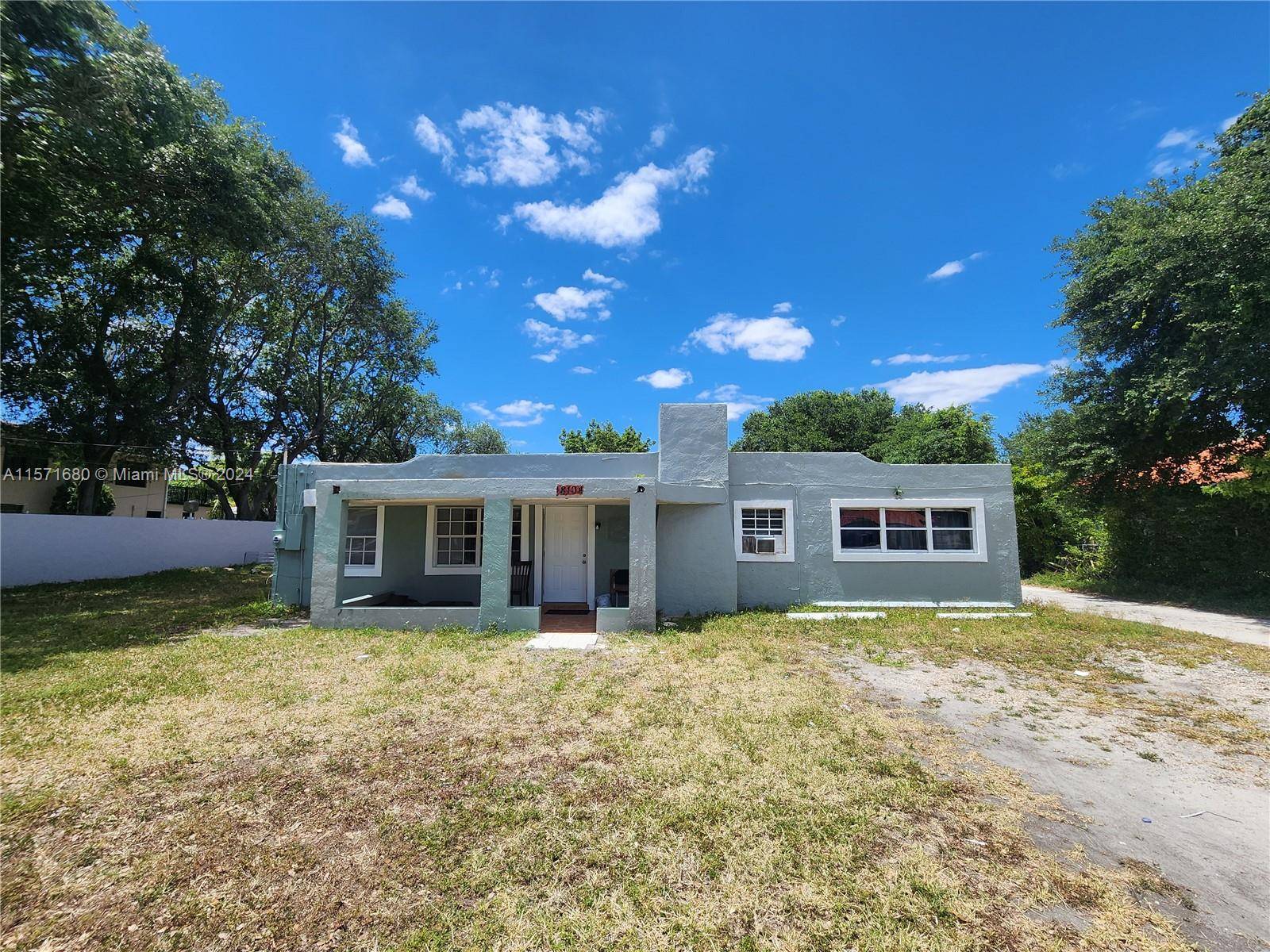 INTRODUCING AN GREAT INVESTMENT PROSPECT NESTLED IN THE HEART OF MIAMI GARDENS, OFFERING A LUCRATIVE BLEND OF IMMEDIATE INCOME AND FUTURE EXPANSION POTENTIAL.