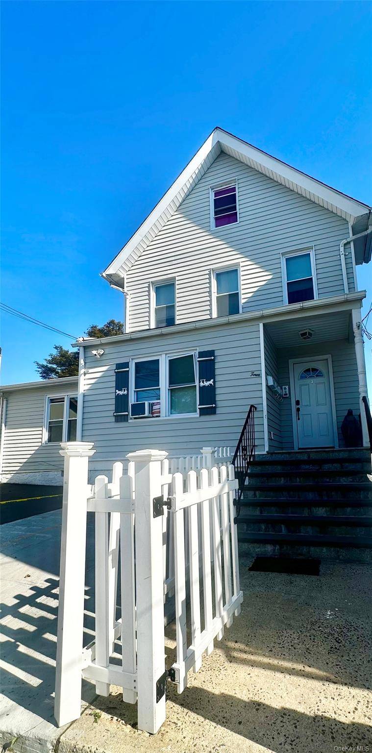 Welcome to 4 Villus Avenue Unit 1 !