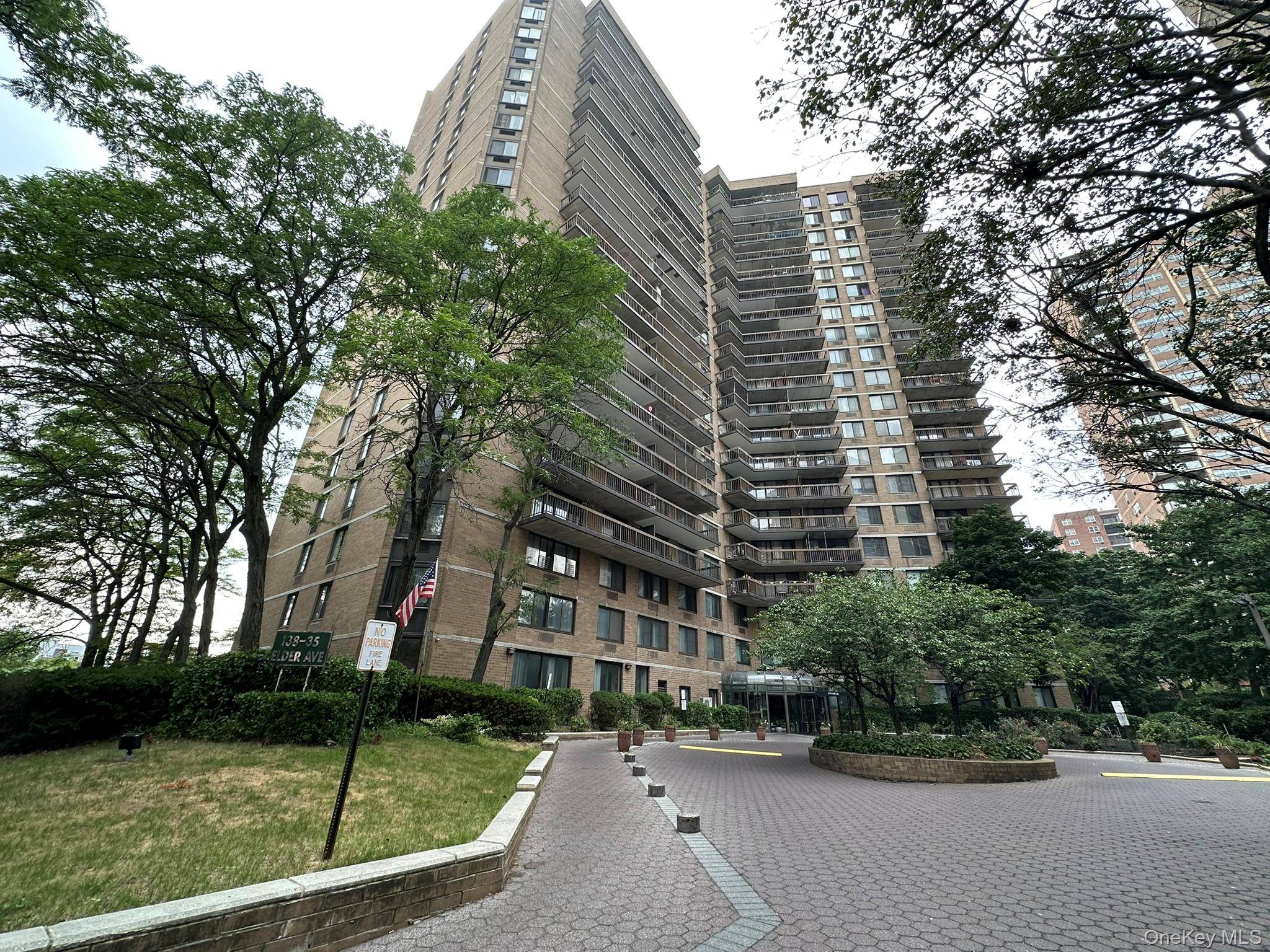 This is an updated 1 bedroom, 1 bathroom condo located in the Woodner House, a prominent 20 story building in the heart of Flushing, Queens.
