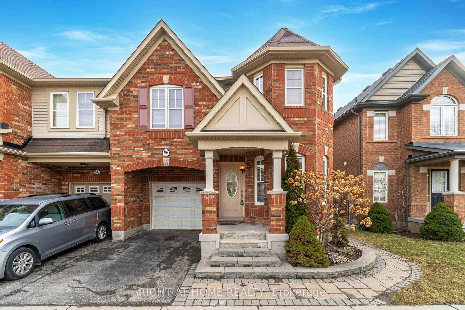 Located in a quiet, family friendly neighbourhood, this charming 2 storey home offers bright, spacious living with plenty of natural light throughout.