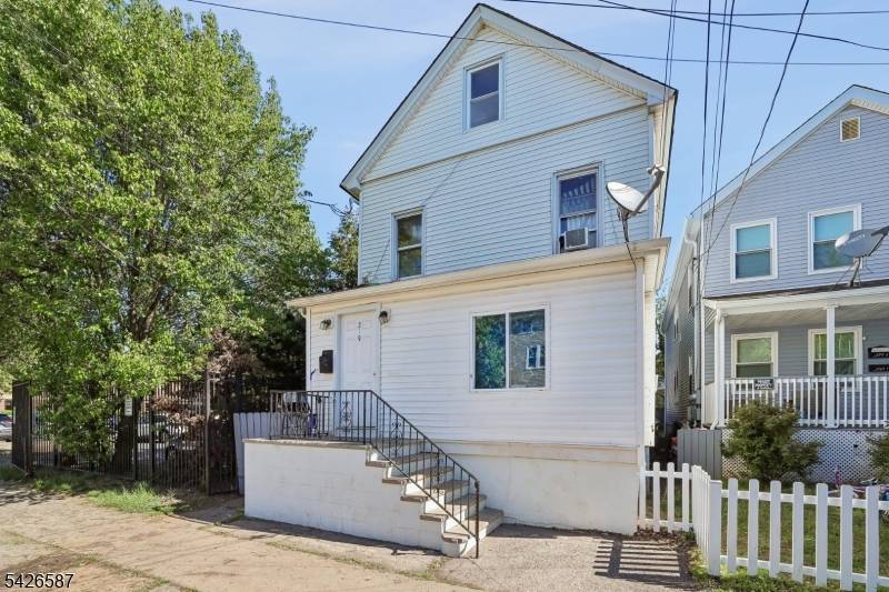 219 Seaman St, New Brunswick ?