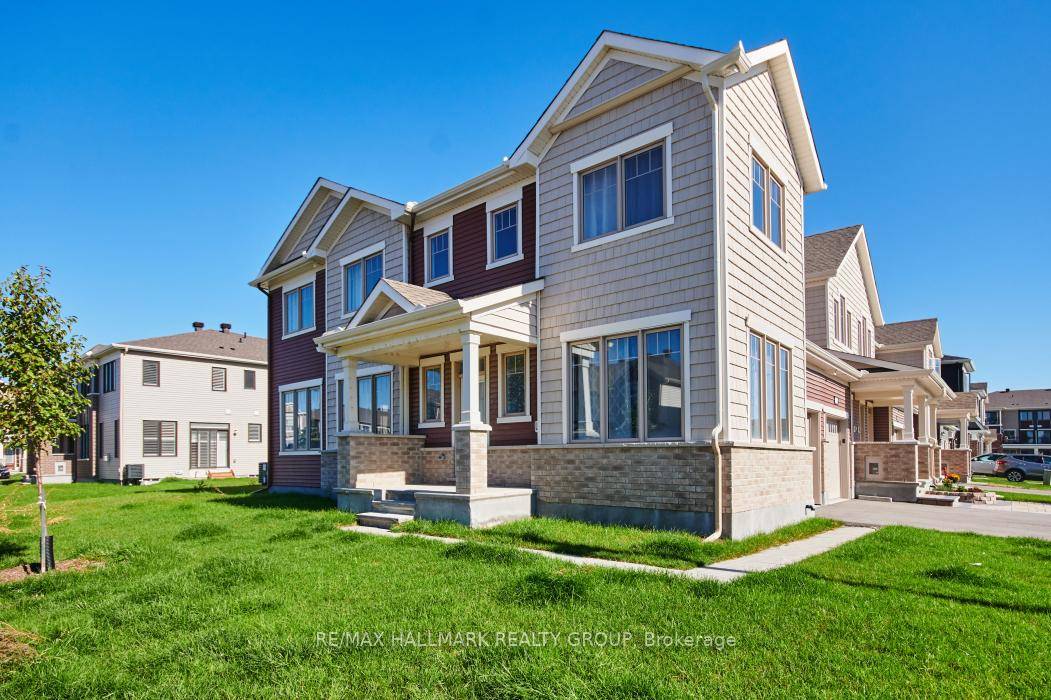 Absolutely stunning 3 bed den amp ; 2.