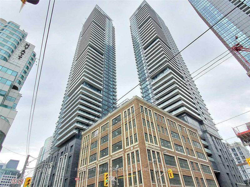 Live in the heart of downtown Toronto at the prestigious King Blue Condos !