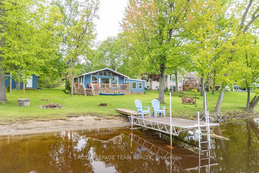 Welcome to this charming 3 season cottage, nestled on the banks of the beautiful Ottawa River.