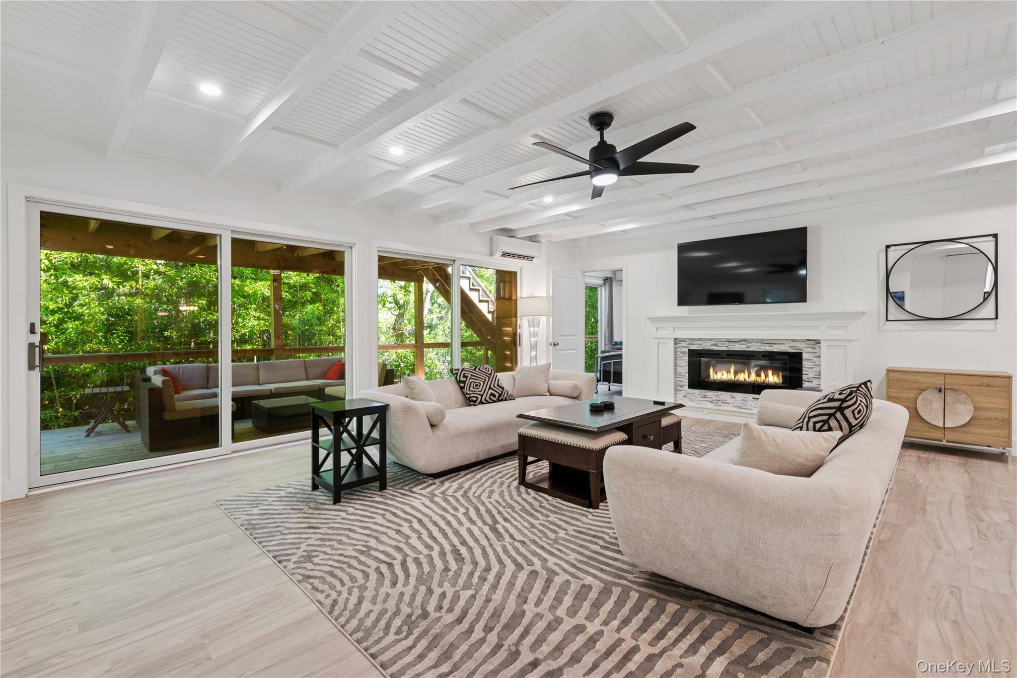 Casablanca 2. 0 Fire Island Pines One of a kind, beach retreat fully renovated in 2023, 100 new furnishings in 2024 with 7BR 4.