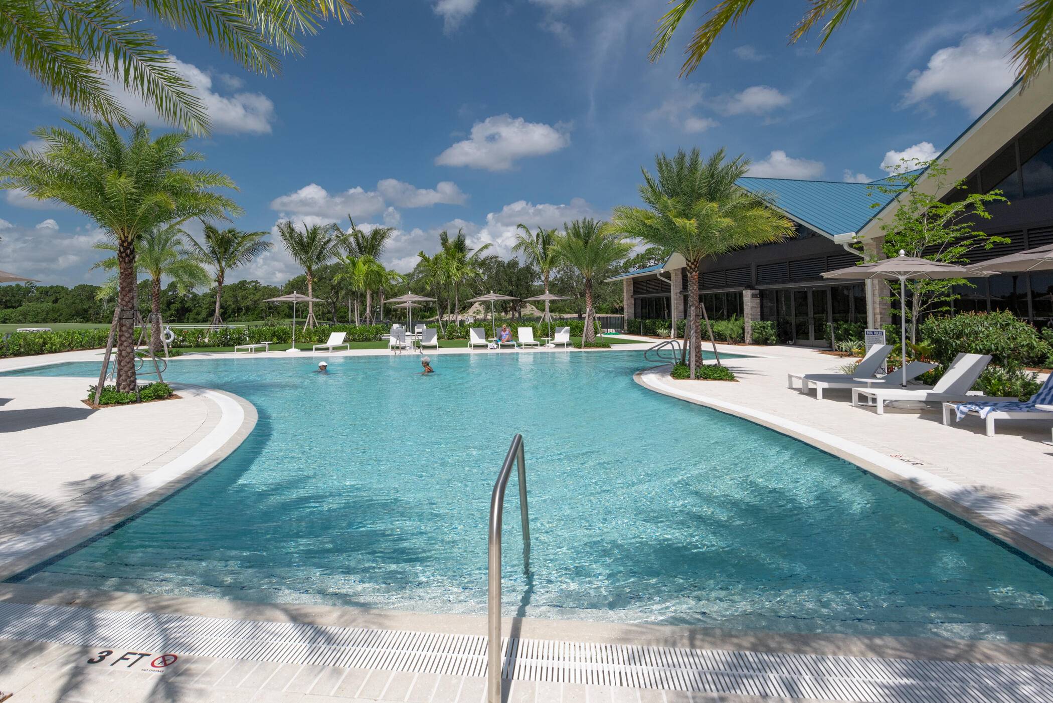 Enjoy paradise this winter in the lovely gated Eastpointe Country Club.