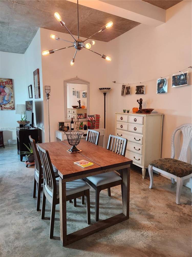 Beautiful loft apartment located in the heart of downtown Miami across from a Metromover Station.