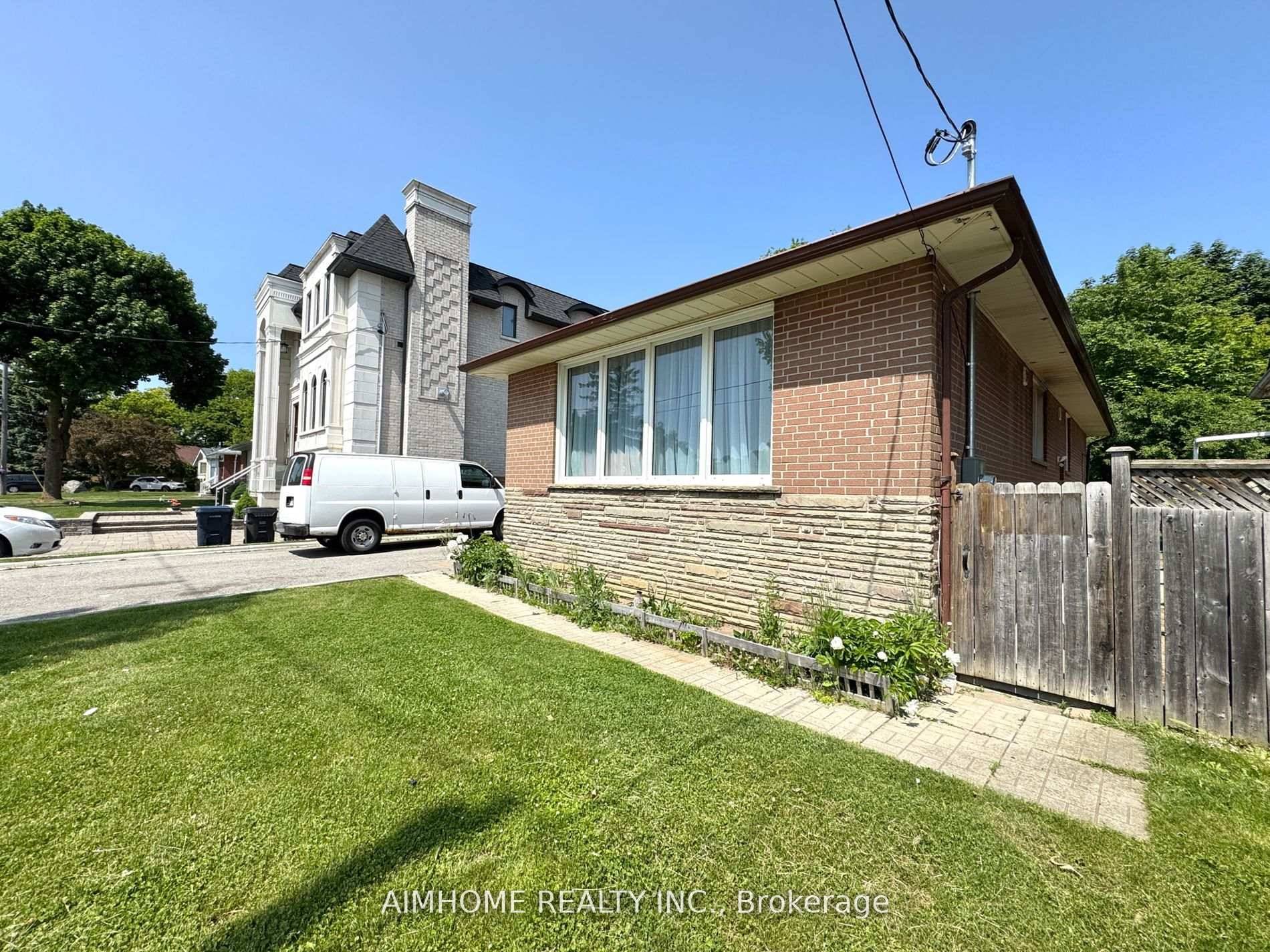 Video MLS lt ; gt ; Welcome to the Lower Level 2 Bedroom Unit the Single Detached Bungalow House Back onto the S T A F F O R D ...