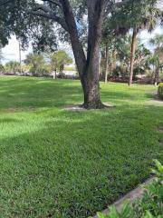 Nice clean townhome in private section of the River North.