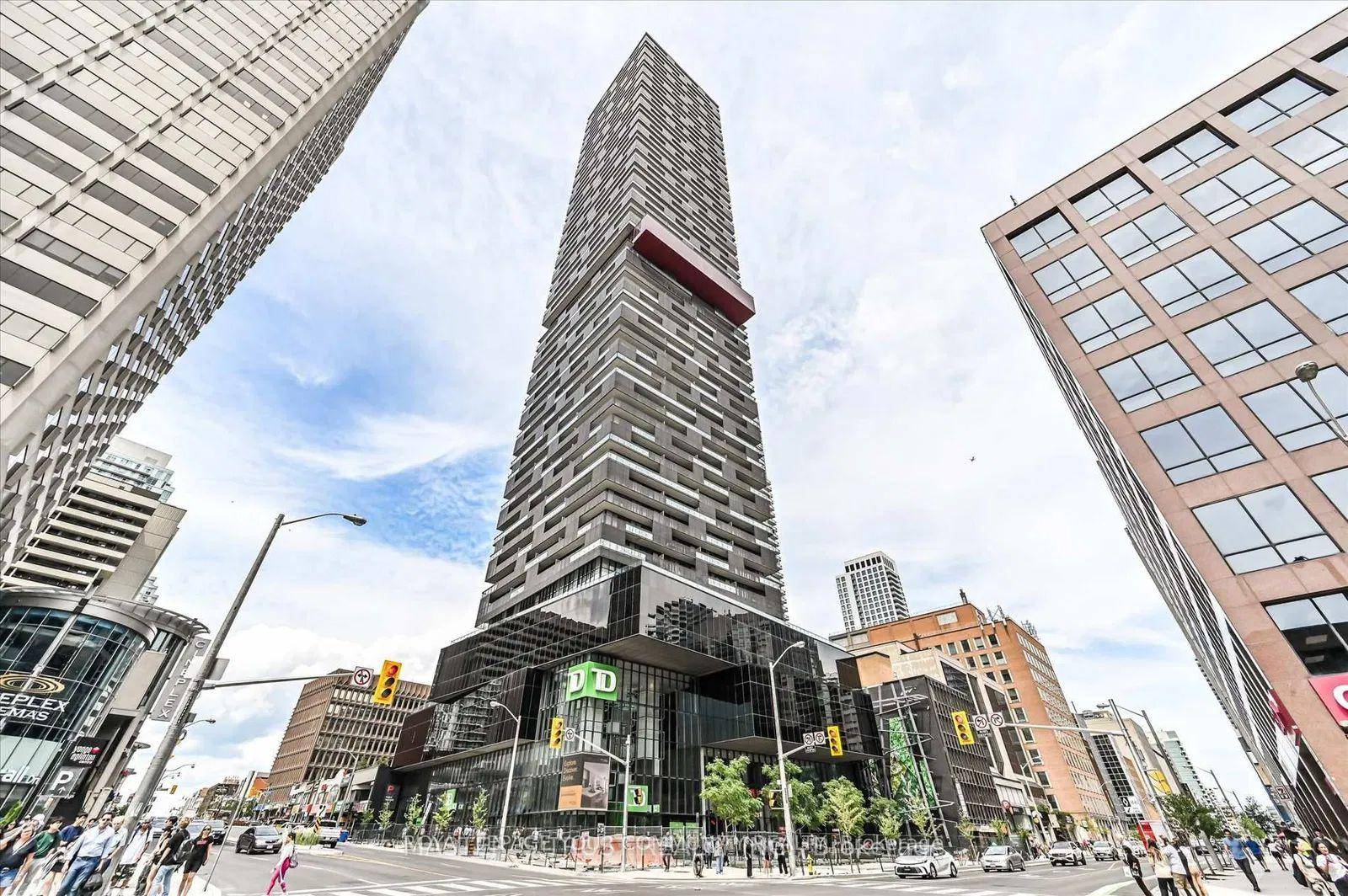 E Condo at Yonge amp ; Eglinton Conveniently Located Above the Subway Station and Near the Soon to Open LRT.