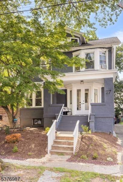 Welcome to the home you've been waiting for in the beautiful Vailsburg section of Newark !