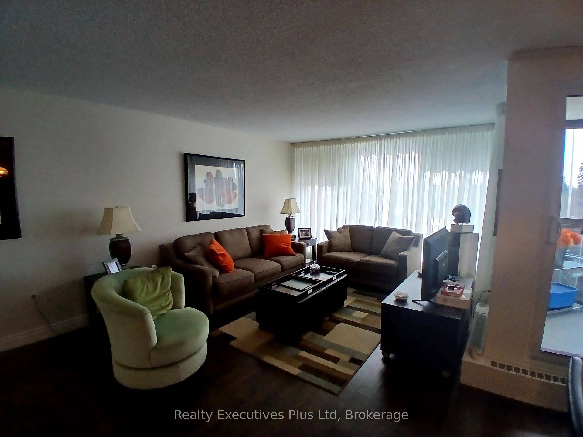 This is a gorgeous and super bright end unit condo in one of Guelph's finest condo buildings.