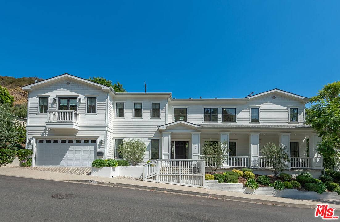 1254  N Norman Pl 5BR Brentwood La