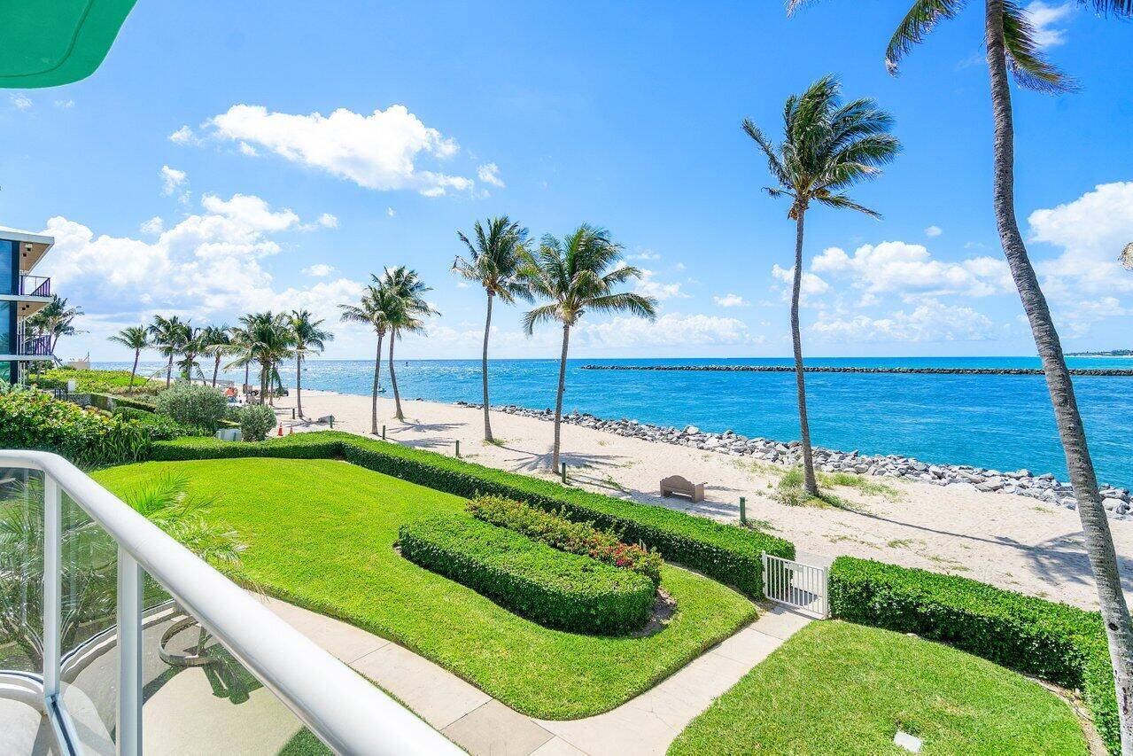 Don't miss out on the chance to revel in the awe inspiring ocean views from this unit.