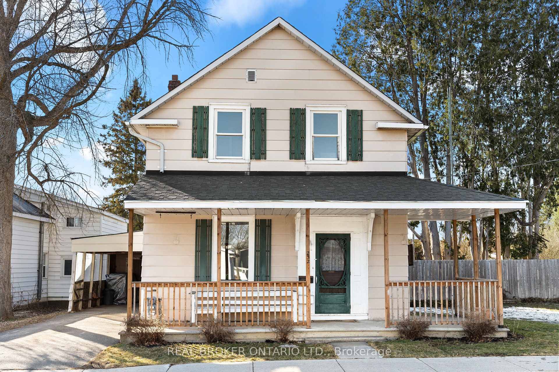 Welcome to 232 Harrington Street !