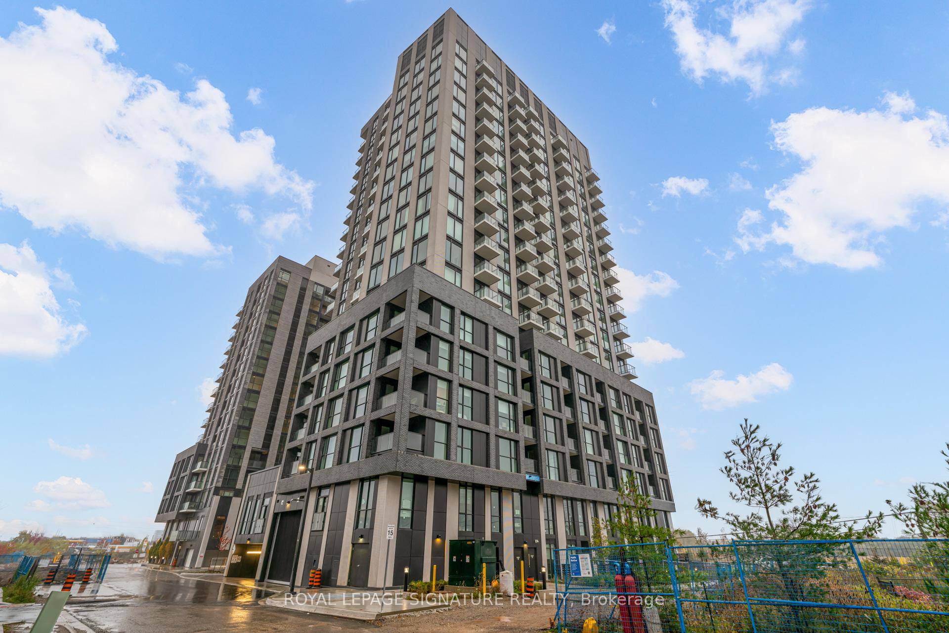 Brand new, never lived in Minto North Oak condo at Trafalgar amp ; Dundas featuring a rare pond view !