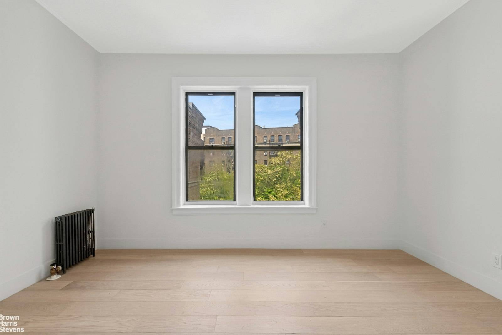SPONSOR UNIT ! RENOVATED ONE BEDROOM CONDO LOW MONTHLIES First time buyers eligible for 7, 500 closing credit through Citibank.