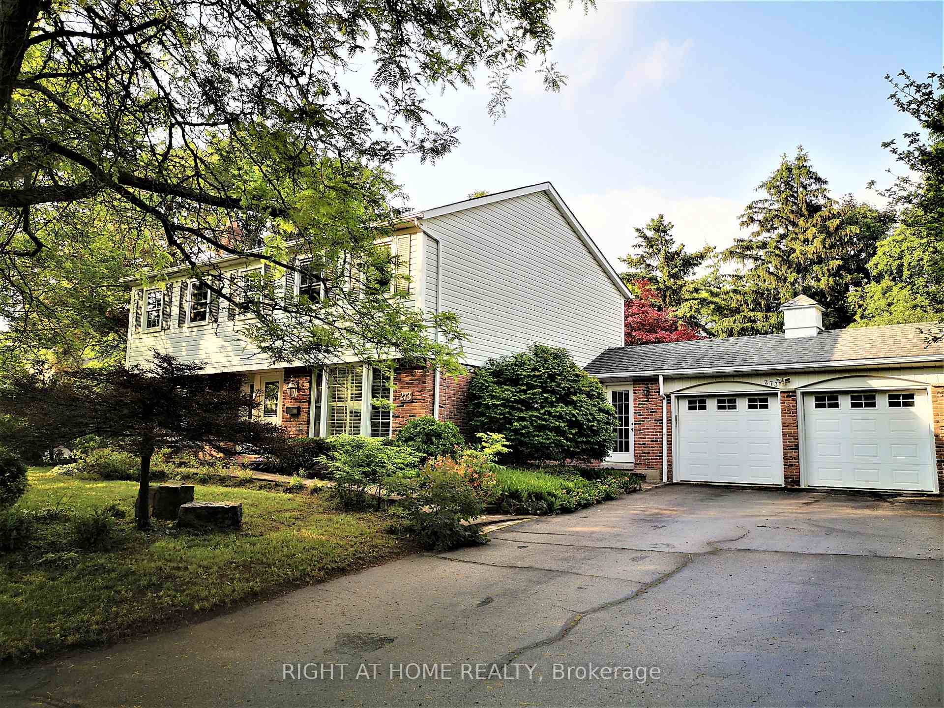 South East Oakville, Great School District !