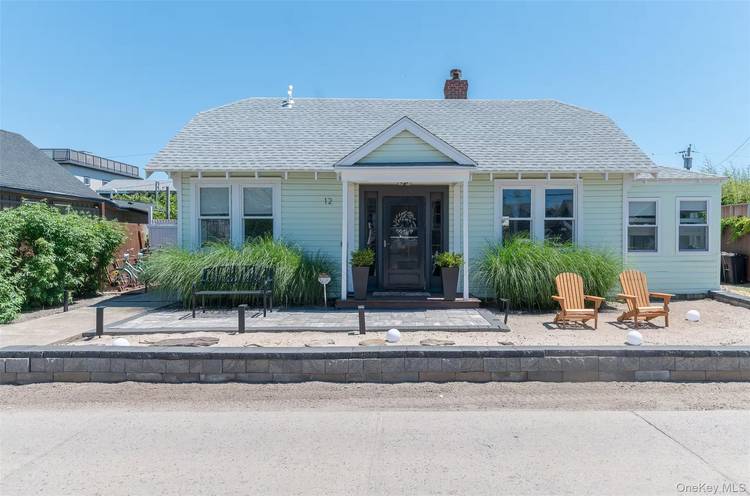 Just Renovated Charming Seaview Cottage Incredible Rental Opportunity !