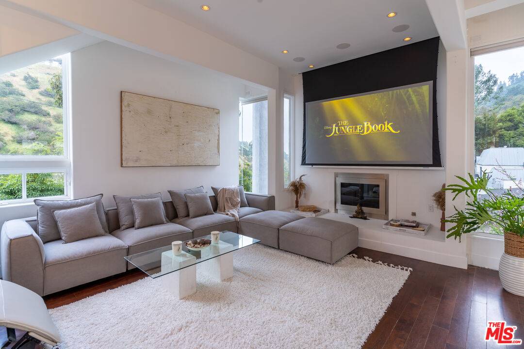 1857 N Beverly Dr 4BR Beverly Hills Post Office | B.H.P.O. La