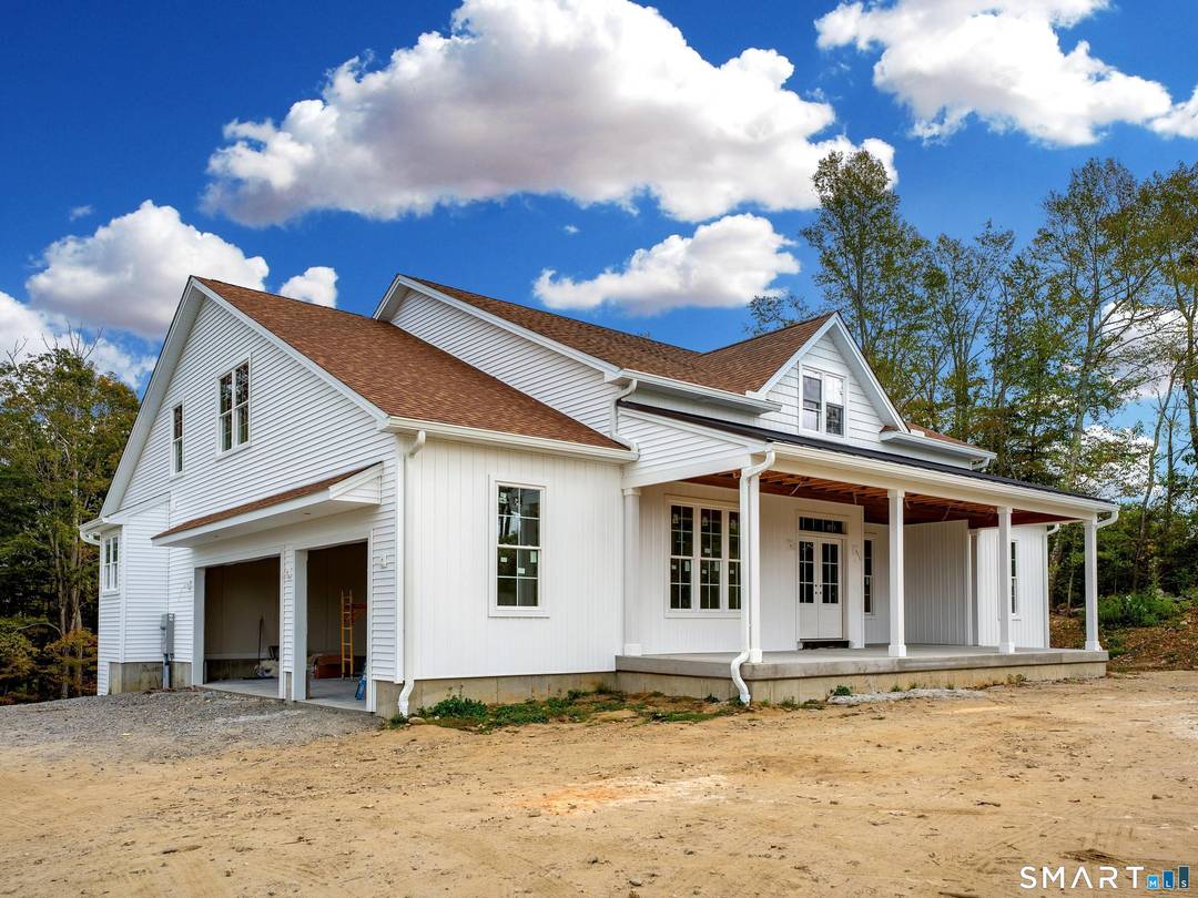 Quality built ! Stunning New Construction being built in a Two Cul de Sac Subdivision.