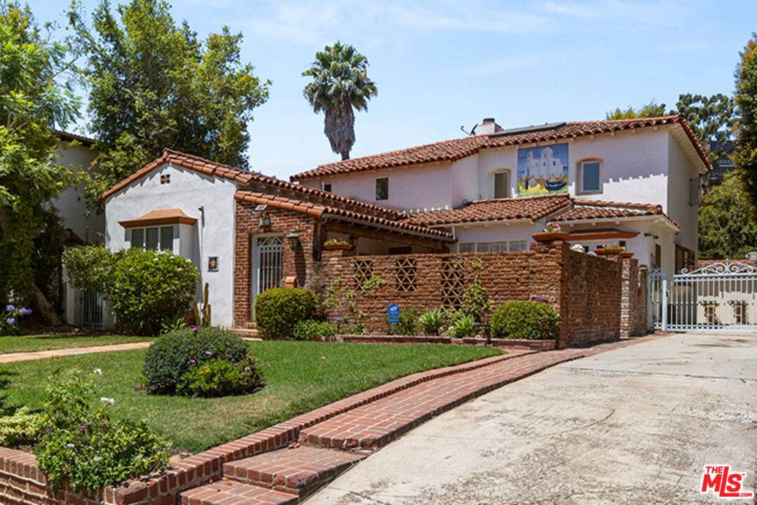 821 Malcolm Ave 4BR Westwood La