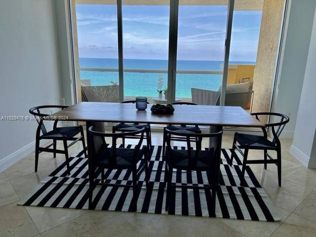 Spectacular apartment located in the majestic Acqualina Hotel, you can enjoy all the amenities, beach service, restaurants, kids club.