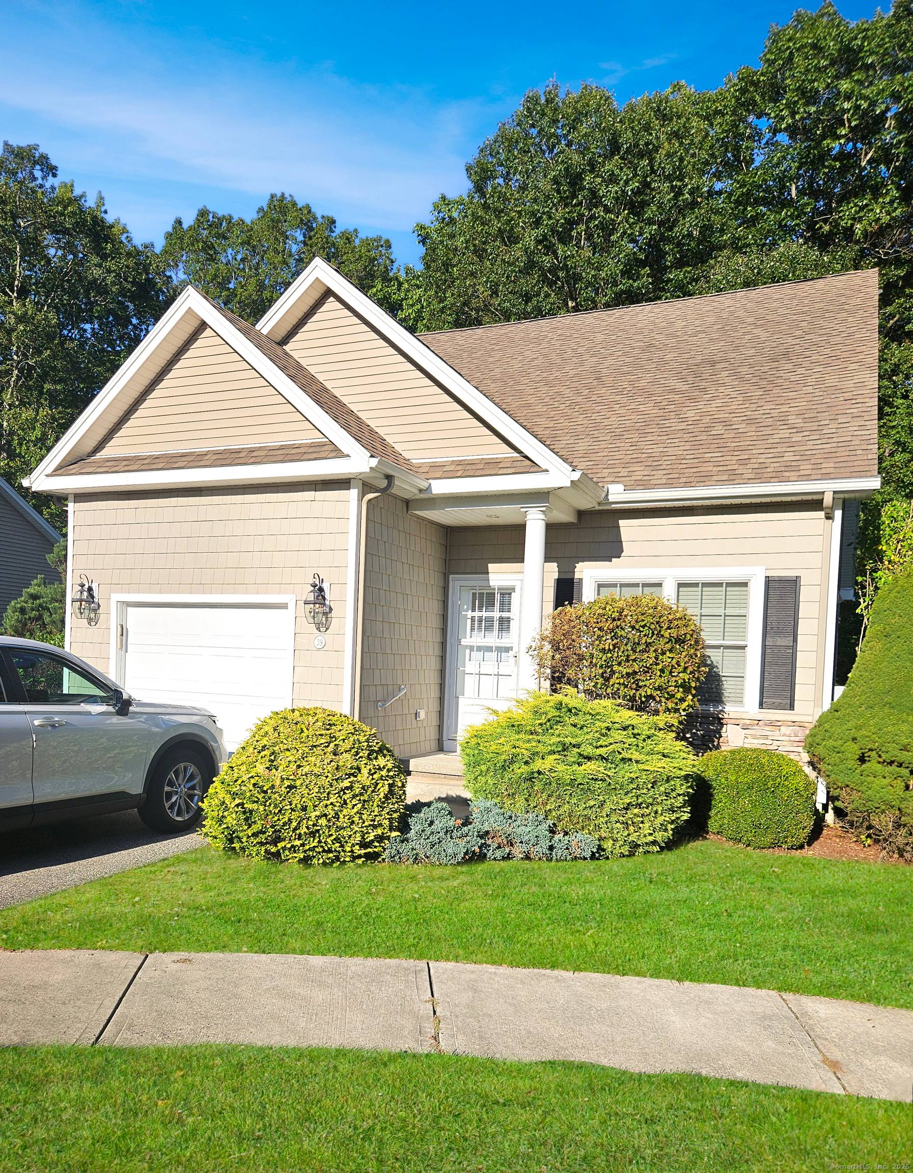 Welcome to Northwoods of Colchester, Southeastern Connecticut's award winning 55 community !