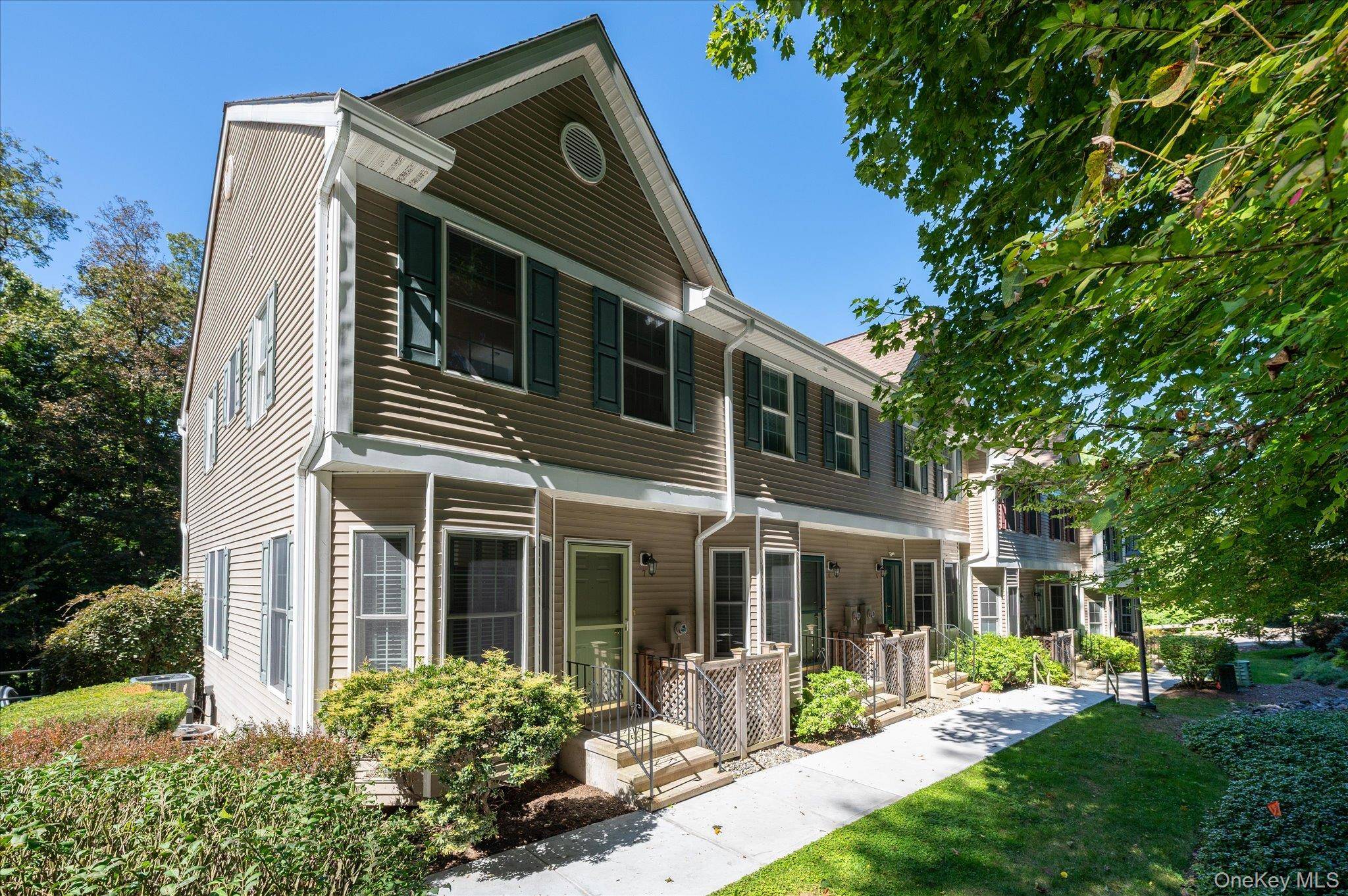 Early A O As Of 10 3... RARE END UNIT Triplex Townhome Located In Sought After 14 Unit Complex of West Glen.