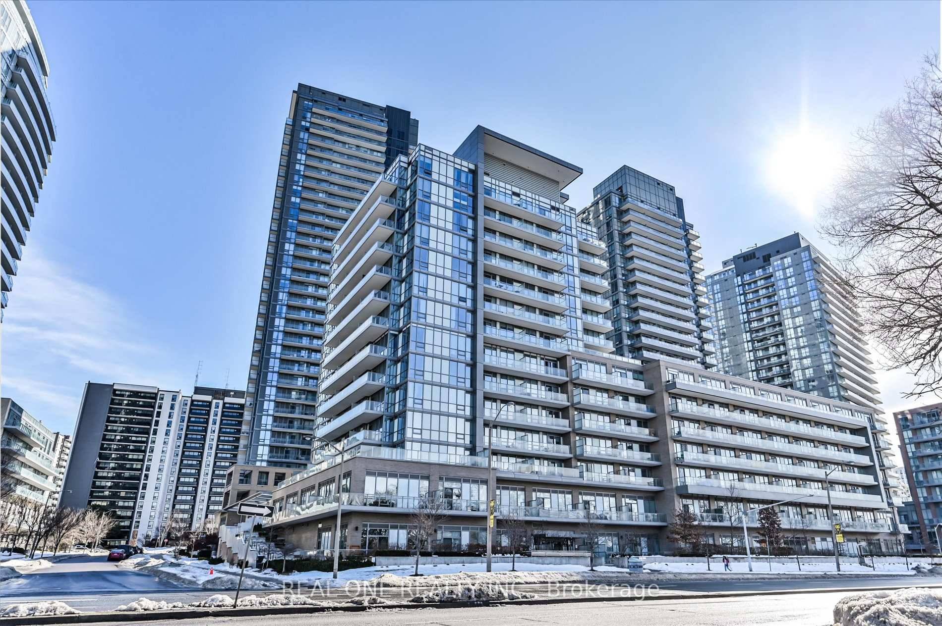 Cozy One Bedroom Unit With A Large Den At Fairview Mall Area !
