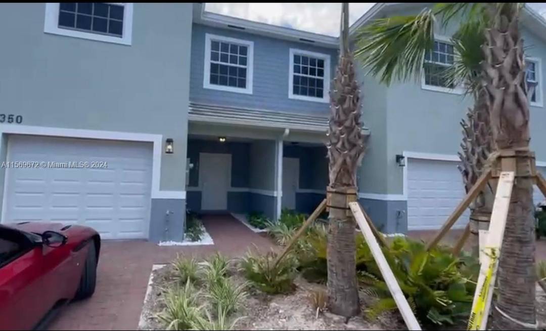 Beautiful Townhome in Bahia Delray.