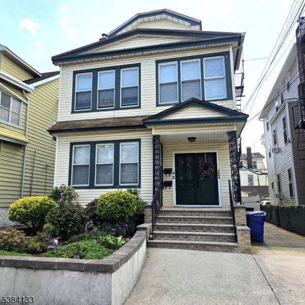 Located in the Heart of Newark's Weequahic Section is this 5BD 3BA Multi Family home.