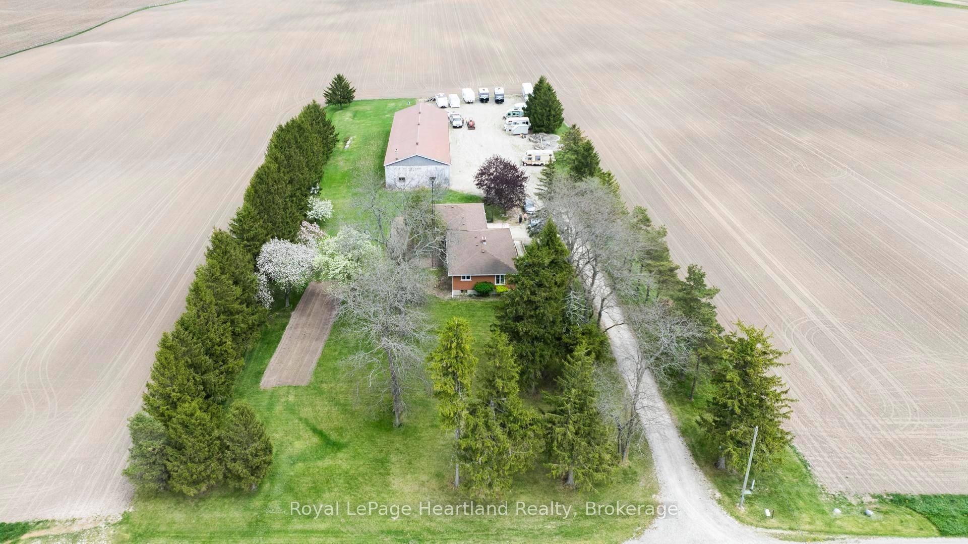 Country Opportunity Knocks Between Clinton and Bayfield !