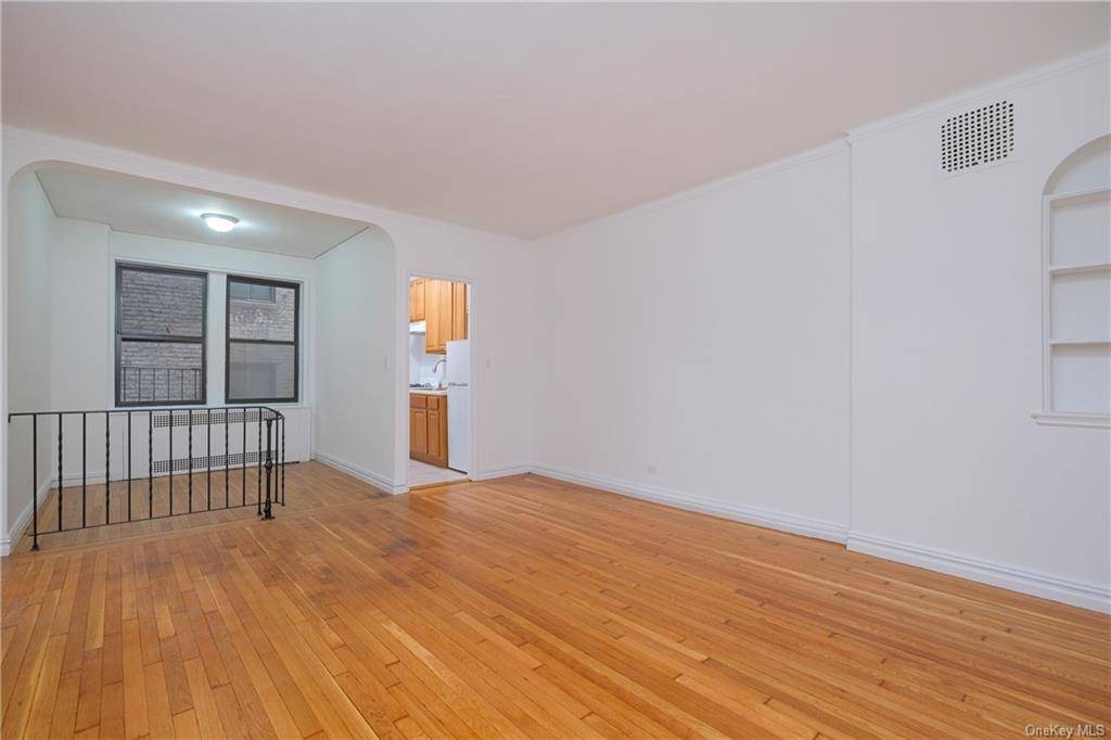 55 EAST 190 STREET APT. 24 FORDHAM MANOR Studio JR 1 BED SPONSOR UNIT in a distinguished Art Moderne elevator co op attributed to George Gottlieb Miller, Architect F K ...