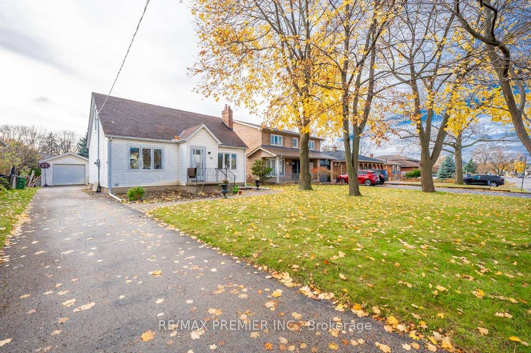 Welcome to this beautifully finished Basement Unit.