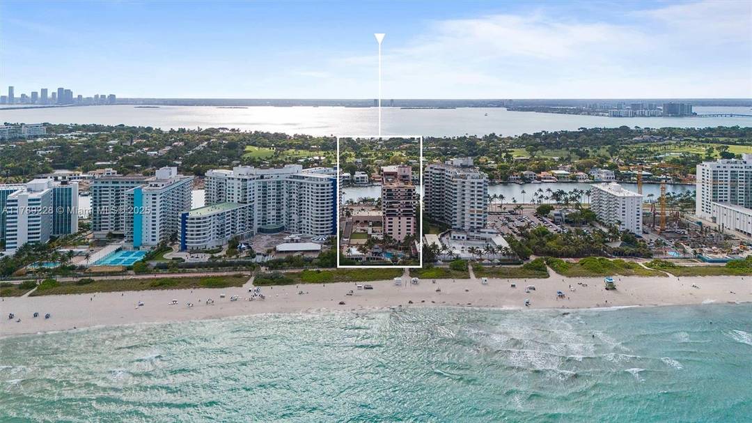 Totally remodeled, 11th floor, south side, ocean view, city skyline view, Biscayne Bay views, high end appliances, beautifully finished.