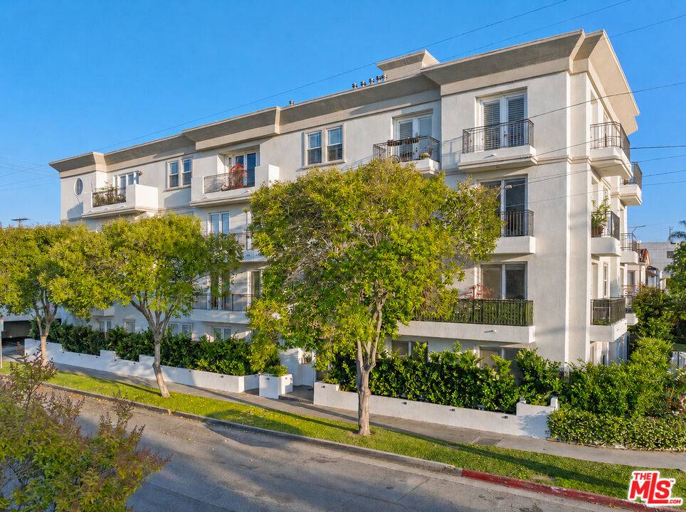 1100 S Clark Dr 2BR Beverlywood La