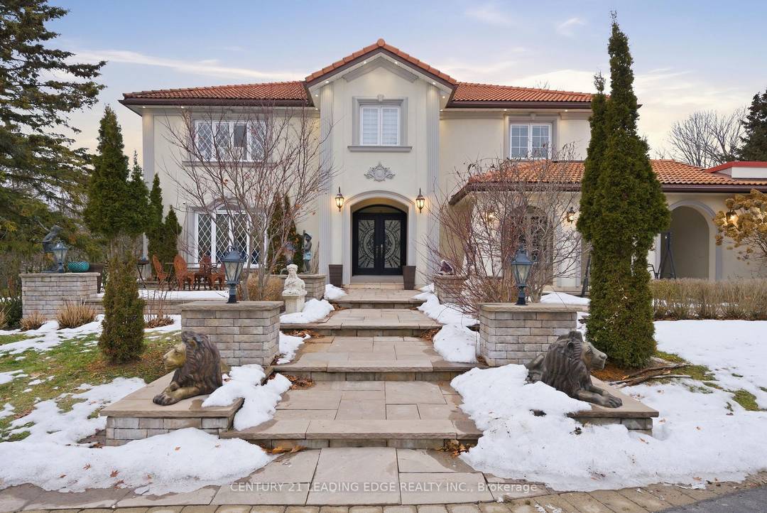 Prime location ! Commanding an enviable position on a prestigious, multi million dollar court, 10 Bunting Court delivers a rare blend of estate style living and urban convenience, set on ...
