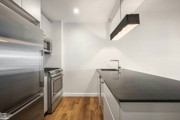Discover refined living in this beautiful, condo quality one bedroom apartment nestled in the heart of Boerum Hill.