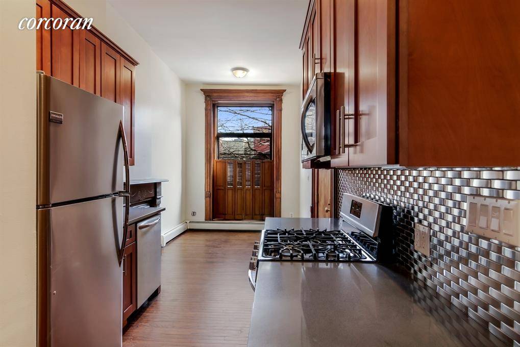 REAL ESTATE FEE IS FREE !